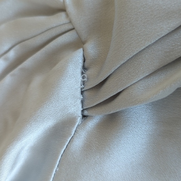 VINCE Celeste Twist-Front Long-Sleeve Silk Midi Dress - Picture 4 of 12